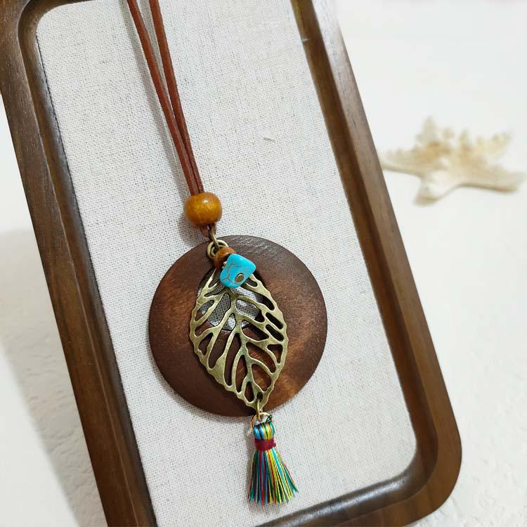 Retro Leather Rope Necklace with Wooden Alloy Pendant for Cotton and Linen Sweaters