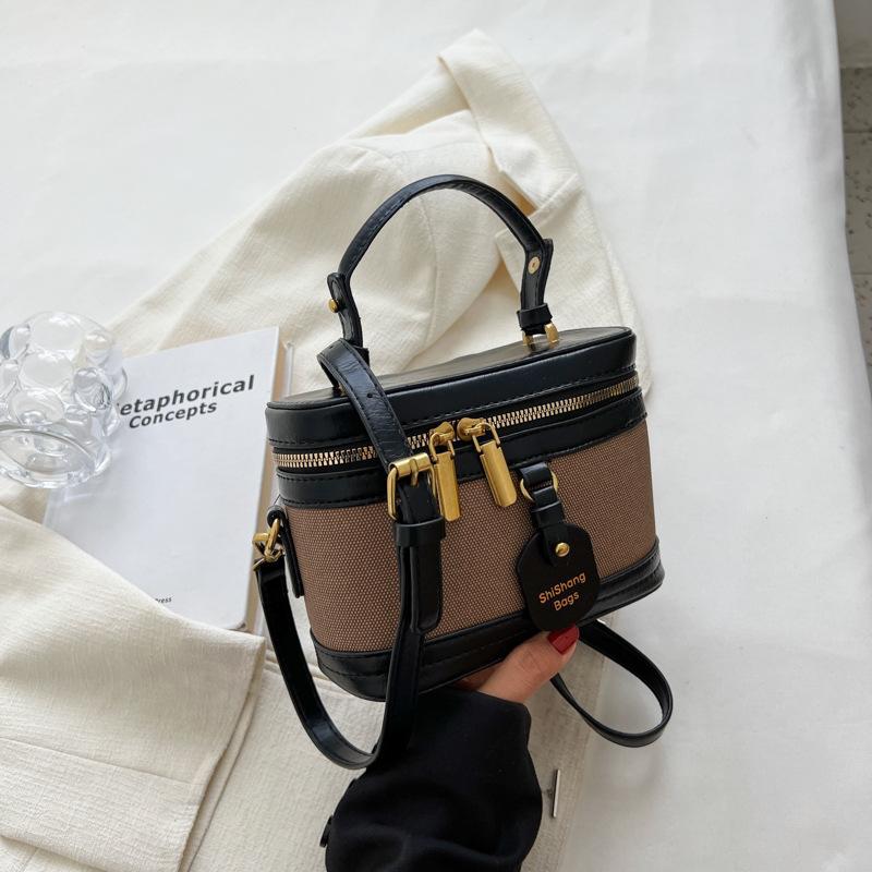 Autumn and Winter New High-end Niche Design Box Bag Hand Bag Shoulder Messenger Bag Retro Bucket Bag Women