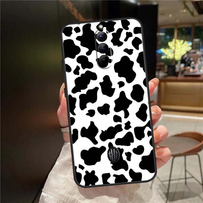 White Black Cow Print Case For ZTE Nubia Red Magic 11 10 9 8 8S 9S 10S Pro Plus 6 7 6S 7S For RedMagic 10 Air Cover