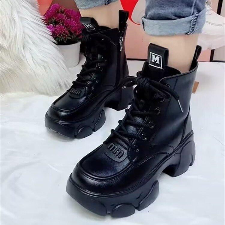 Martin boots women's 2025 new autumn and winter velvet British small man heightened thick-soled British short boots popular thin boots