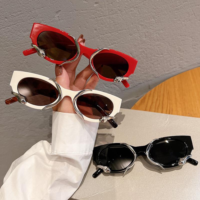 KAMMPT Cat Eye Women Sunglasses Fashion Snake Wrapped Round Vintage Shades UV400 Sun Glasses Luxury Brand