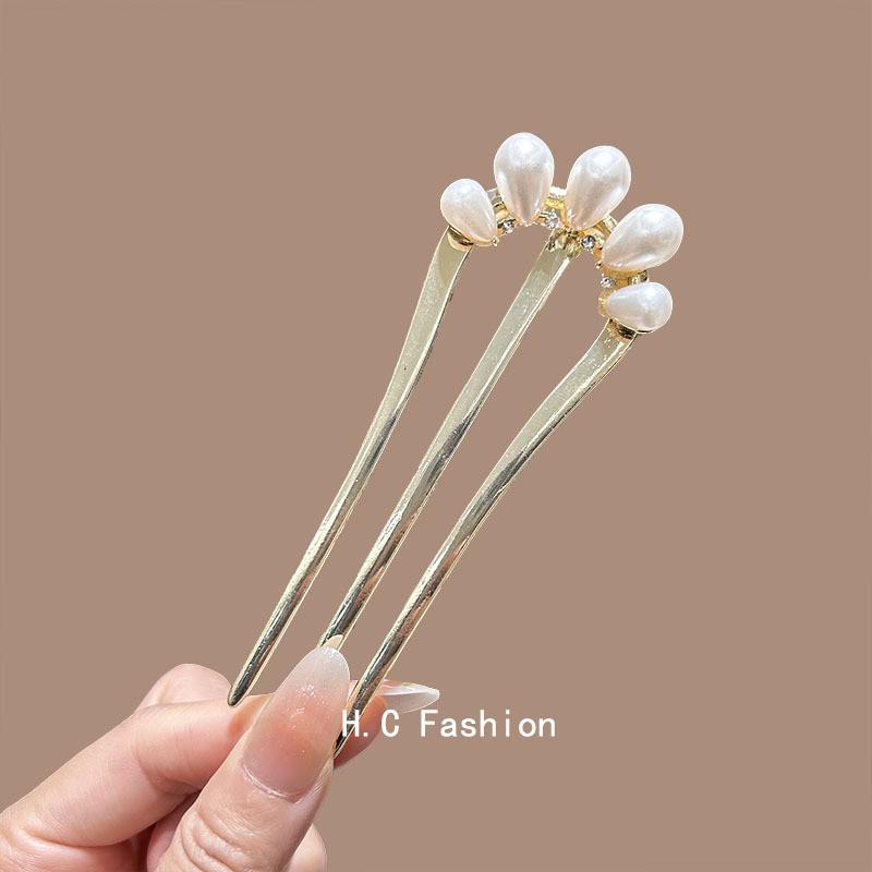 Elegant U-Shaped Butterfly Tassel Hairpin - Ancient Style Floral Accent for Qipao