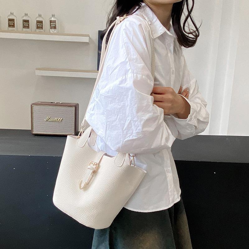 Spring and summer new fashion portable bucket tote bag simple atmosphere shoulder messenger bag casual versatile commute