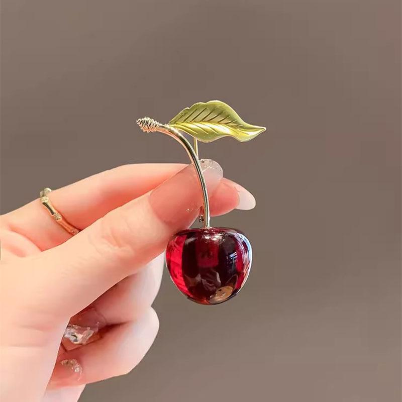 Red Sakura Brooch Women's Fruit Cherry Brooch Fashion Light Luxury Sweet Personality Pin Anti-light Buckle Suit Accessories