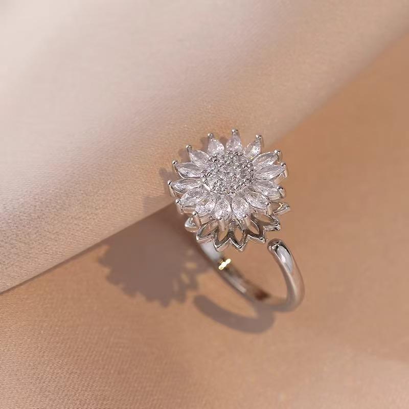 Verstellbarer Sonnenblumen Zirkon Ring - Drehbar, Mikroeingefasstes Modeaccessoire