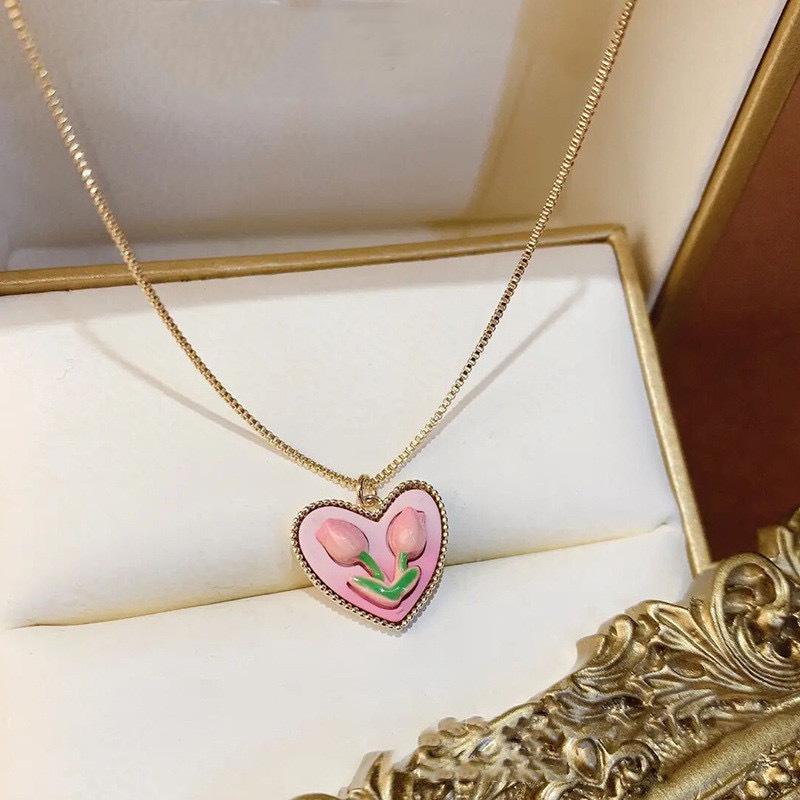 Elegant Forest-Inspired Pink Tulip Heart Pearl Necklace - Versatile Fashion Statement for Women