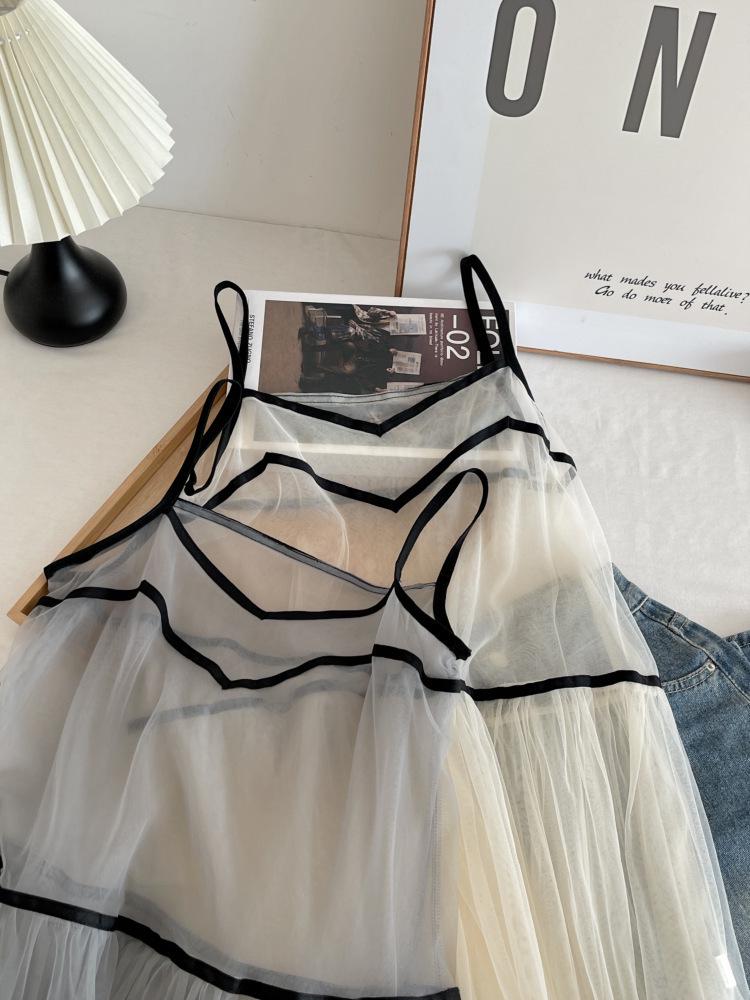 Kontrastfarbenes Netz-Camisole-Weste mit Rüschensaum - Damen Frühjahr 2026 Mode Anti-Aging Top