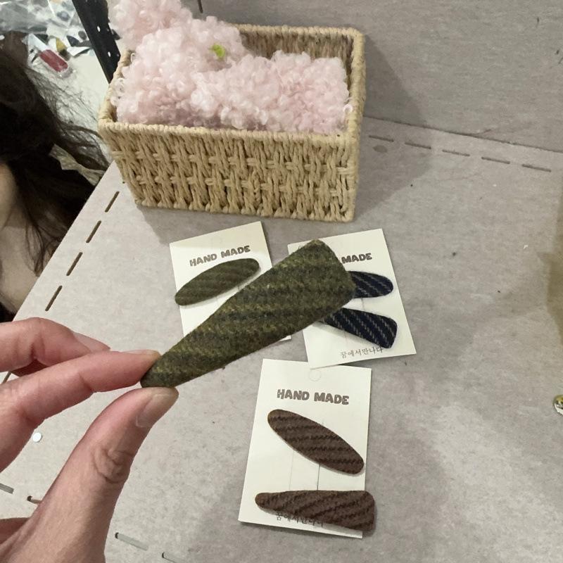2026 Korean Style Plush Diagonal Stripe Retro BB Hair Clip