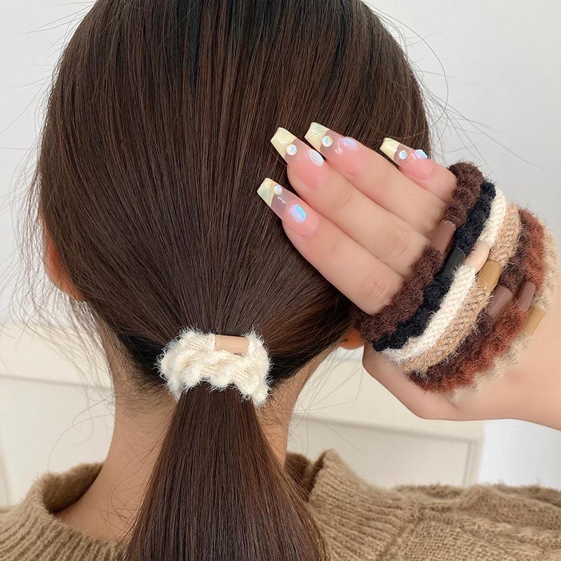 Trendy Elastic Plush Hair Ties for Autumn/Winter 2024