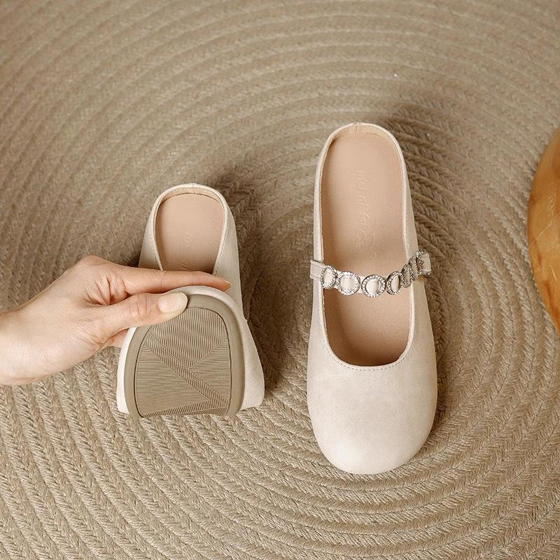 

Баотоу полутапочки женские для улицы весна и лето новая кожа женская обувь средний каблук толстый каблук одинарная обувь крутые тапочки 40