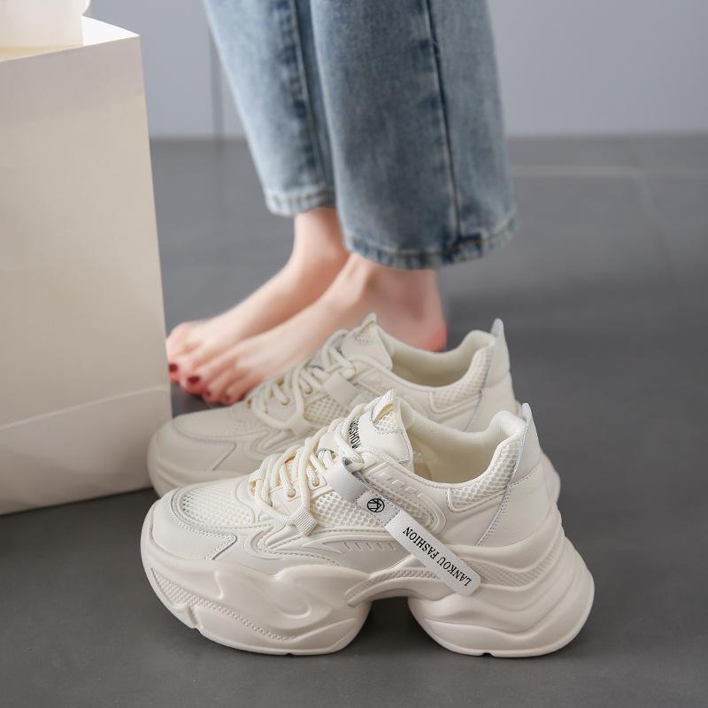 

Сетчатые дышащие с внутренней высотой, увеличивающей рост, универсальные кроссовки «папины», лето 2025, новые, на маленькой толстой подошве, жареные уличные женские туфли, суперпопулярные у интернет-знаменитостей 40