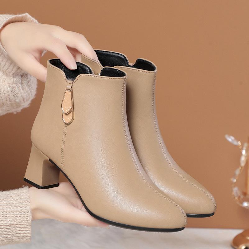 Women Warm Cotton Shoes Retro Ankle Plush Velvet Leather Boots Autumn Winter Warm Shoes Pointed Toe High Heel Boots