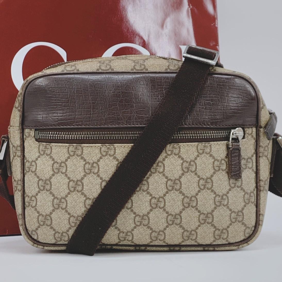 

GUCCI 114291 Сумка через плече Crossbody з ПВХ-покриттям GG Supreme Шкіра Полотно Бежевий Темно-коричневий Чоловіча