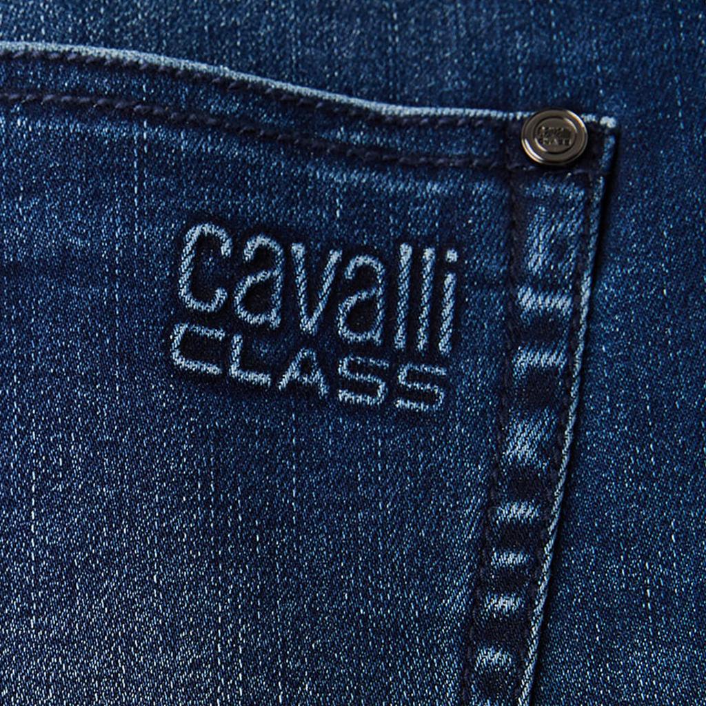 Classic and versatile letter logo: Spring washed and polished white retro trendy men's jeans