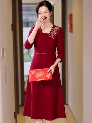 2025 Spring Wedding Formal Wear: Dignified Wine Red Dress for Mother of the Bride/Groom