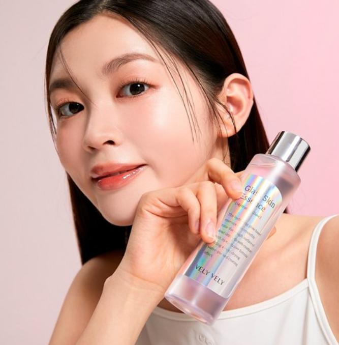 VELY VELY Glass Skin Essence 160ml – Hydrating & Brightening Essence