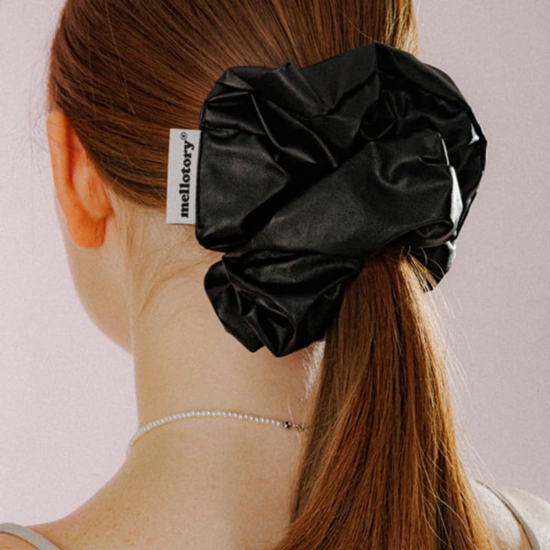 Mellotory Vegan Leather Scrunchie (black)