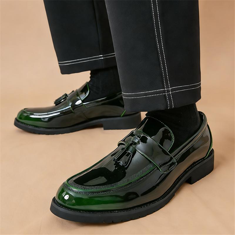 Luxury Designer New Glossy Tassels Patent Leather Casual Business Shoes For Men Slip on Loafter Formal Wedding Dress Homecoming