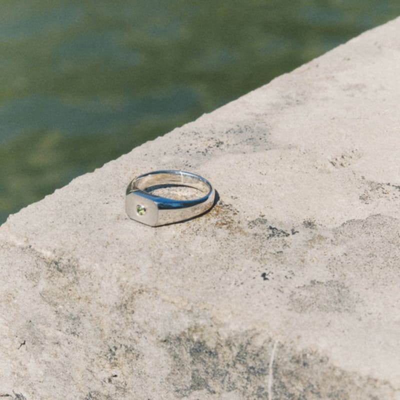 

ma.mo green tourmaline signet ring ks standard no.13