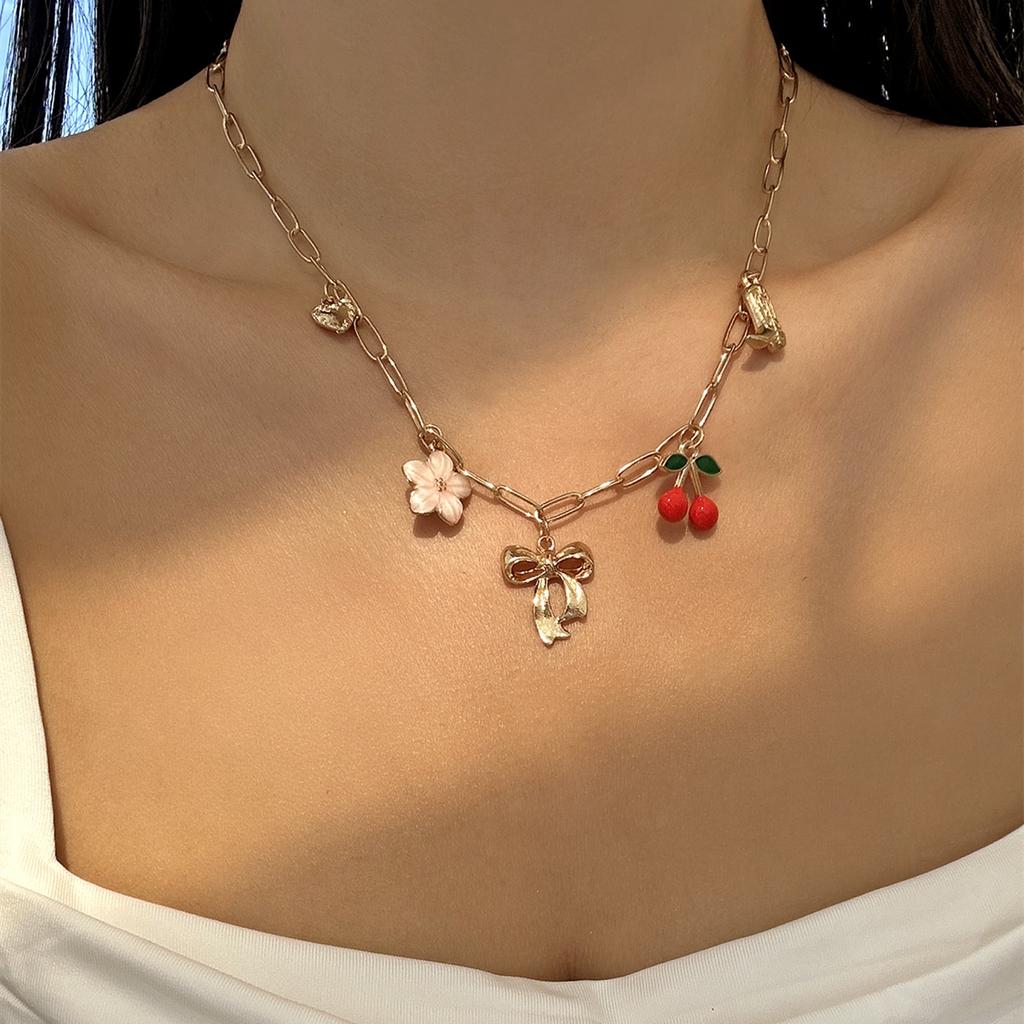 Y2K Sweet Cherry Strawberry Pendant Necklace For Women Dainty Cute Fruit Bow Charms Clavicle Chain Fashion Jewelry Accessories