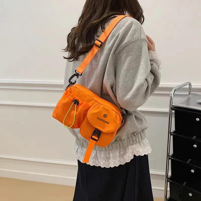 Premium commuter mobile phone messenger small bag women's new contrasting color multi-pocket nylon shoulder bag
