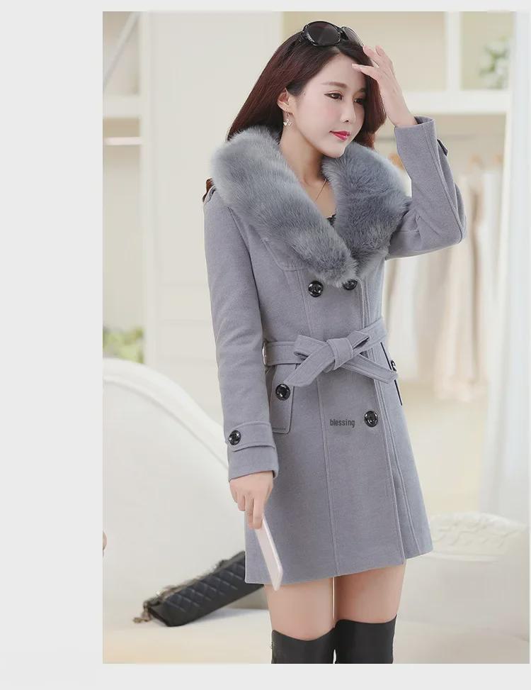 

Женское двубортное шерстяное пальто с меховым воротником