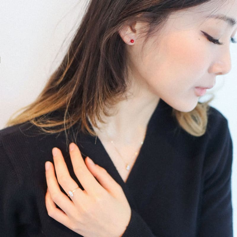 modernlike 14K gold coral red pearl earrings