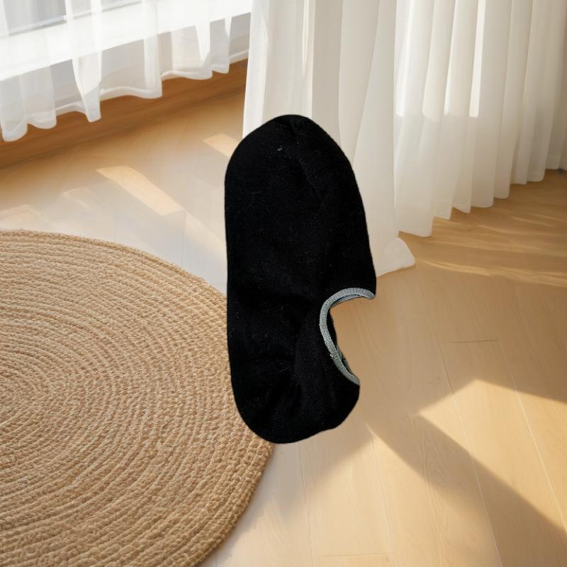 

Female Summer Solid Color Thin Color Collision Absorb Sweat Breathable Shallow Mouth Boneless Invisible Socks 1 pair чёрный