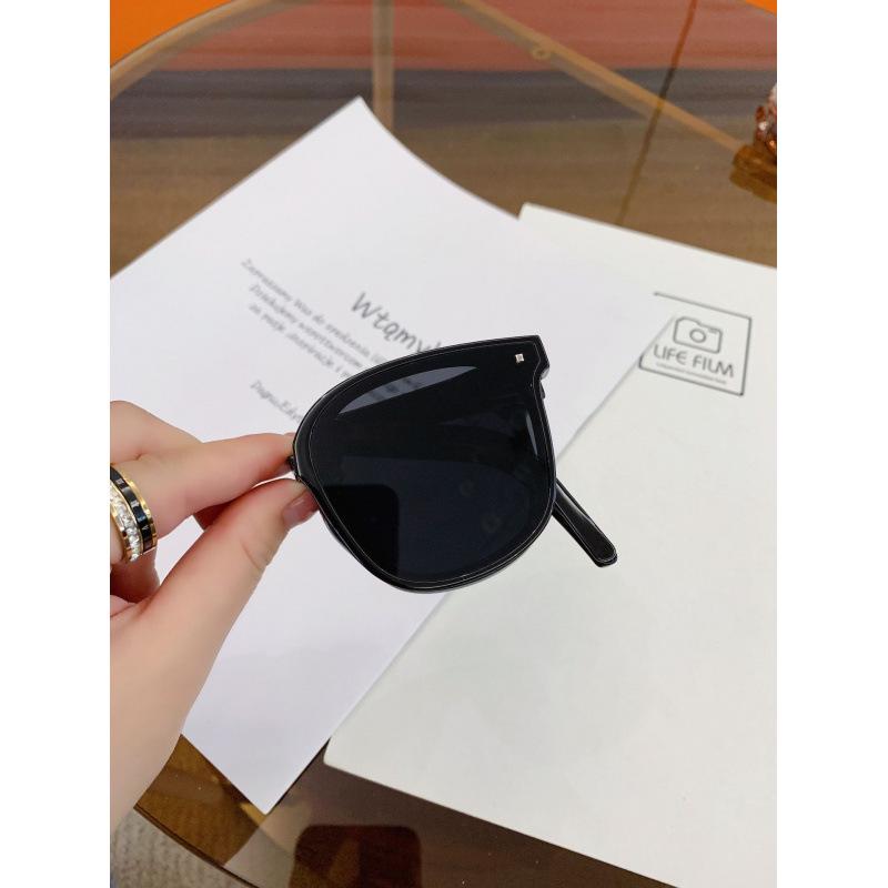 Second Gen Fashionable Foldable UV Protection Sunglasses for Versatile Sun Protection and Driving