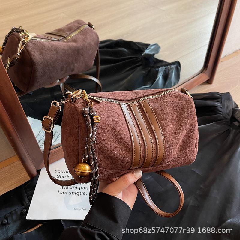 

High sense women s spring new shoulder bag casual fashion messenger mobile phone bag retro versatile women s armpit bag темно-коричневого