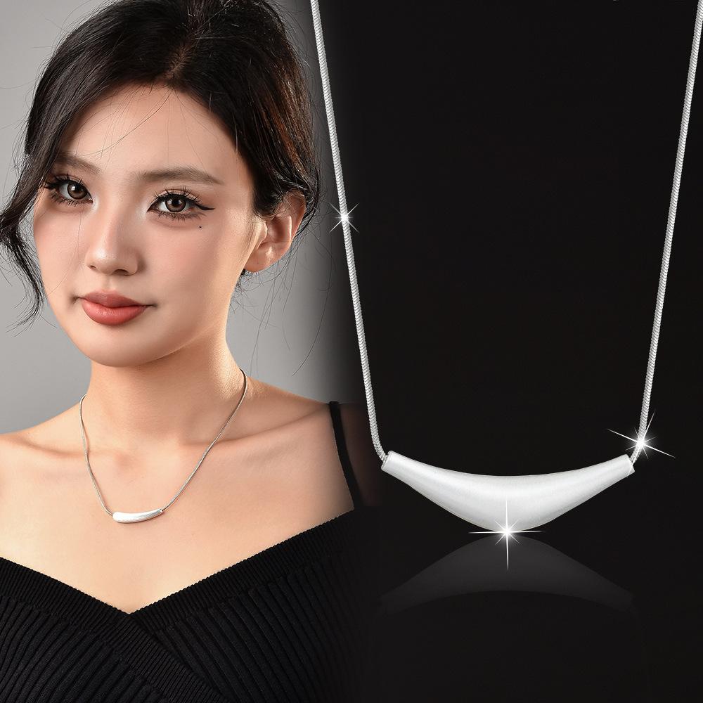 Brushed Silver Simple Fashion Personality Geometric Necklace Femininity Versatile Geometric Collarbone Chain Women