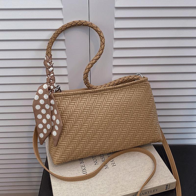 Premium Texture Light Luxury Woven Pattern Underarm Bag Women's New Portable Shoulder Bag Commuter Bucket Bag