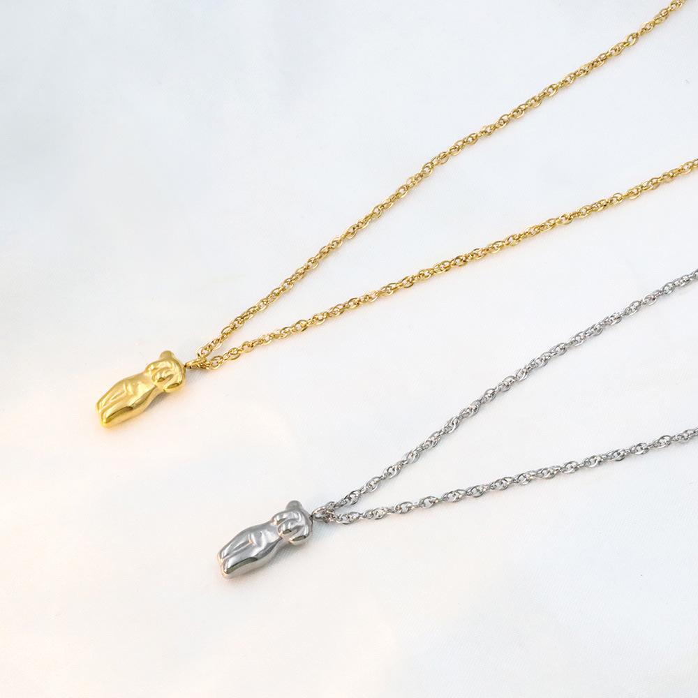 Minimalist 18k Stainless Steel Clavicle Chain with European/American Portrait Pendant for Women