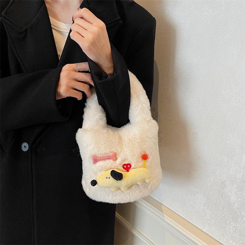Puppy plush small bag female handbag French new Faux Fur bucket handbag Fashion foreign style Korean cartoon bucket bag