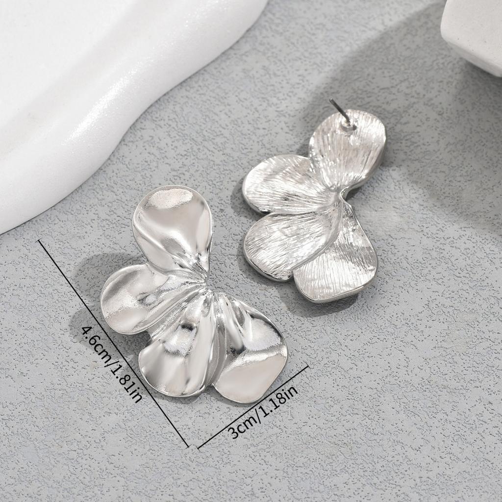 Hot Sale Women's Flower Earrings Niche Premium Design Fan Stud Earrings Versatile Earrings Fashion