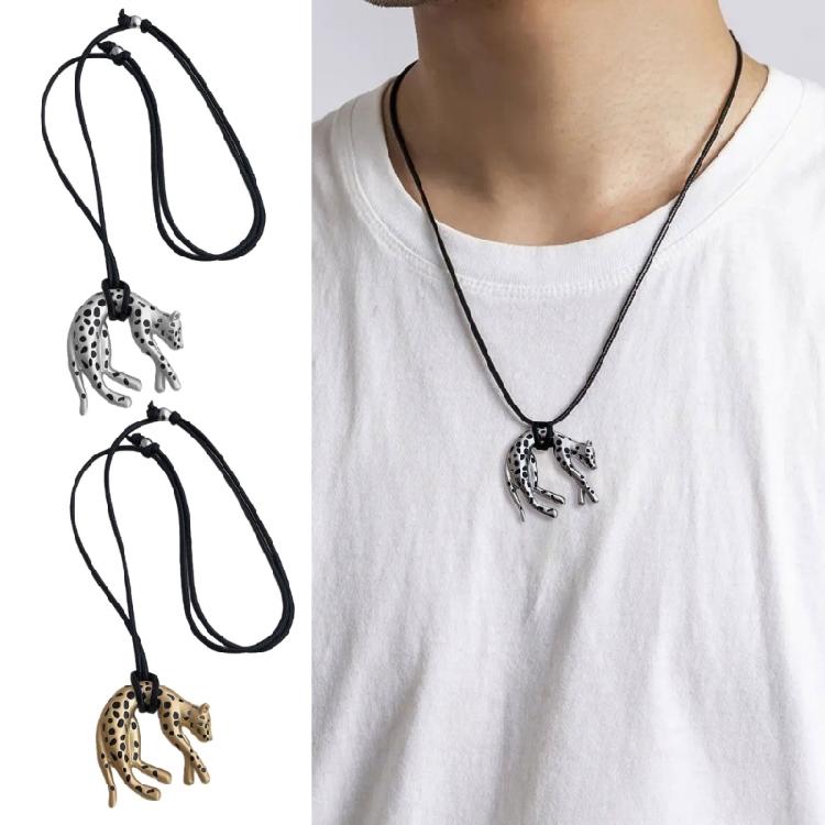 Stylish Clavicle Necklace With Vintage Leopard Pendant In Electroplated Finish For Enhancing Personalize Styles