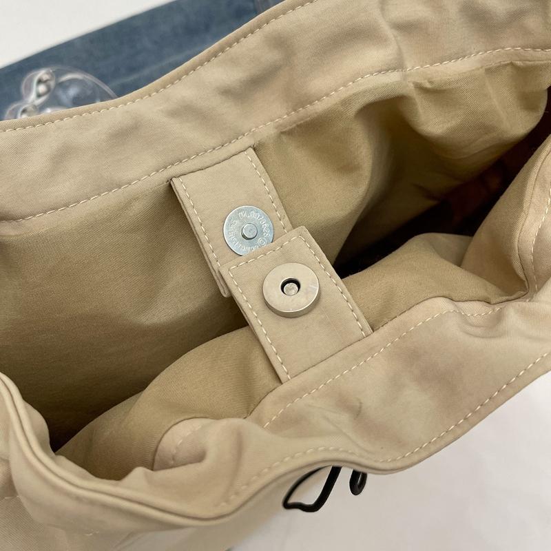 Женская однотонная сумка на плечо большой емкости — фото 10