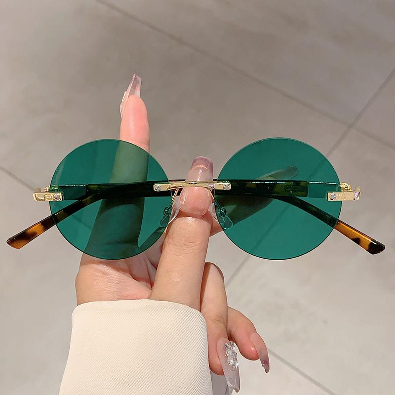 Stylish Leopard Design Black Shades Women Retro Metal Round Decor Sunglasses Fashion Brand Beach Sun Glasses for Ladies