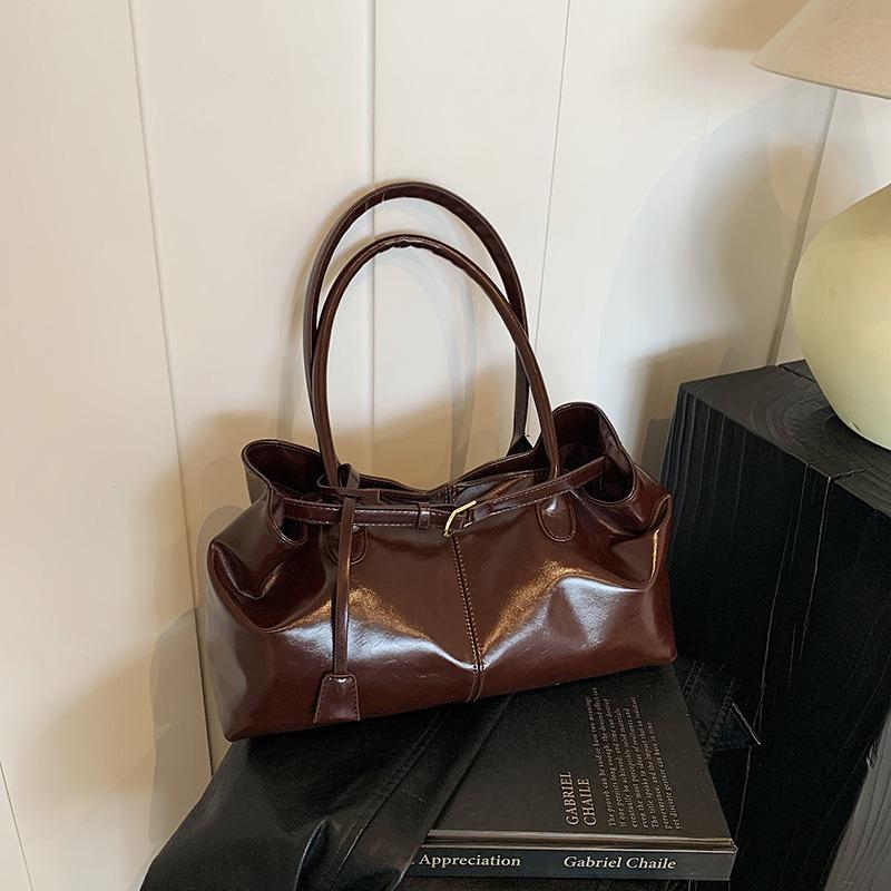 Autumn and winter retro large-capacity commuter tote bag women's new high-end fashion shoulder armpit bag