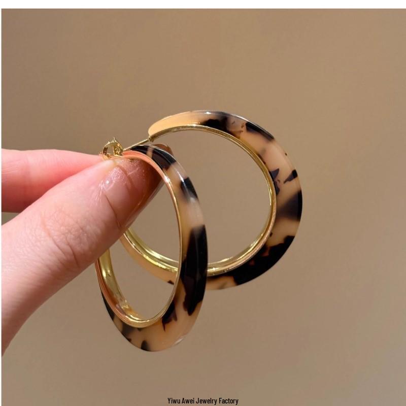 

Винтажные серьги-кольца из кожи с леопардовым принтом Серебряная игла - Элегантные, Универсальные Модные Украшения