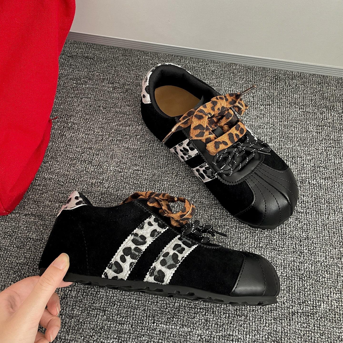 

White retro platform Forrest Gump sports moral training shoes women s 2025 new autumn skirt versatile height-increasing white shoes 35 чёрный