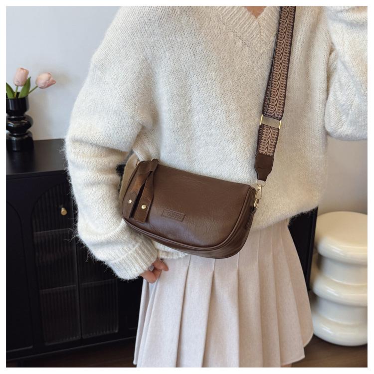 2024 Boston Retro Shoulder Crossbody Bag: Versatile, Hot-Selling Summer Pillow Style