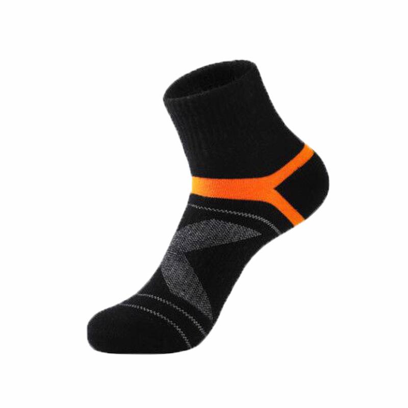 Men's Mid-Calf Sports Socks - Breathable, Sweat-Absorbing for Outdoor Activities, Climbing, Basketball, and Running.