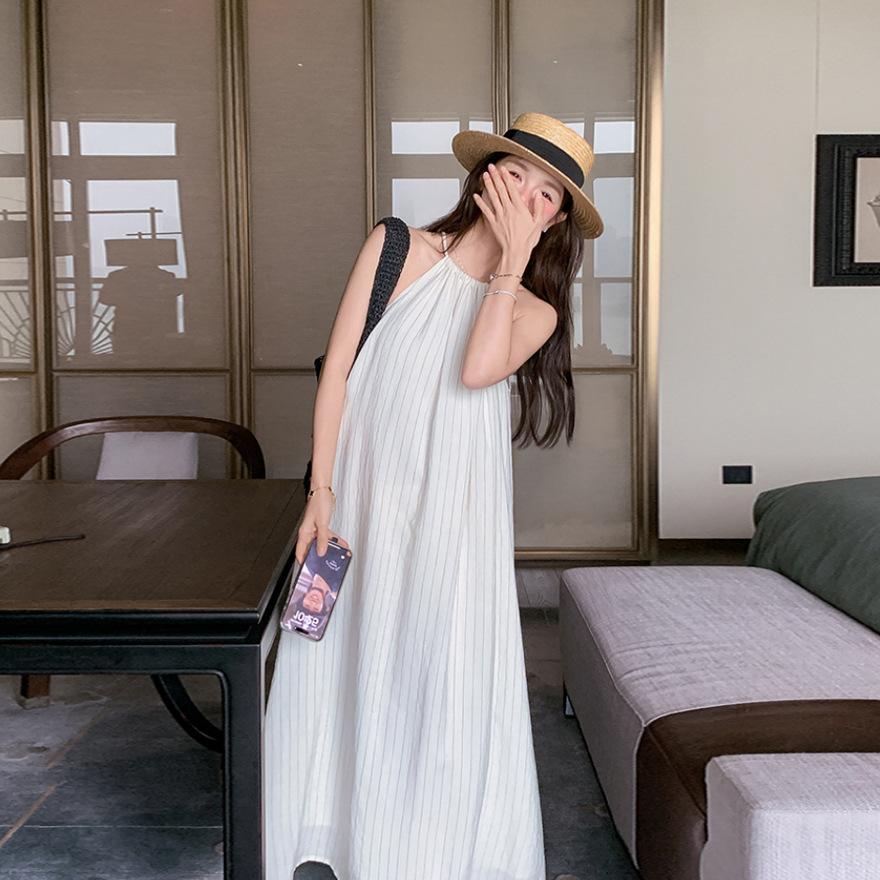 

Пляжный отдых платье на бретелях с вырезом халтер женское летнее новое дизайнерское минималистичное полосатое платье с темпераментом XL белый