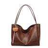 Retro fashion tote bag women's 2025 autumn new commuting large-capacity shoulder bag high-value armpit bag