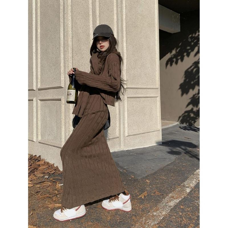Korean Retro Round Neck Long-sleeved Knitted Sweater for Women Autumn New Niche Simple Elastic Waist Long Skirt Set