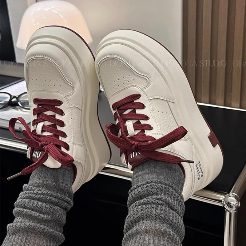 

Jin Yue платформа белые туфли женская обувь новая универсальная спортивная и повседневная обувь увеличивающая рост шнуровка легкие шнурованные кеды 40 красный