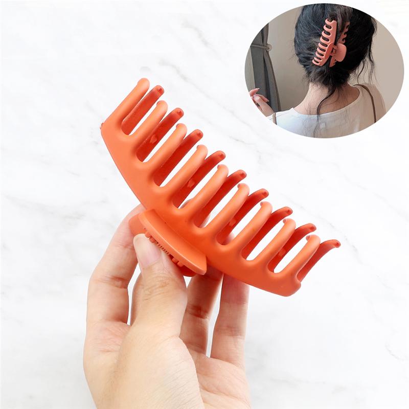 Solid Color Claw Large Frosted Hair Claws Korean Fashion Hair Clips for Women Girls Barrette Bath Hairpins Hair Accessories Gift