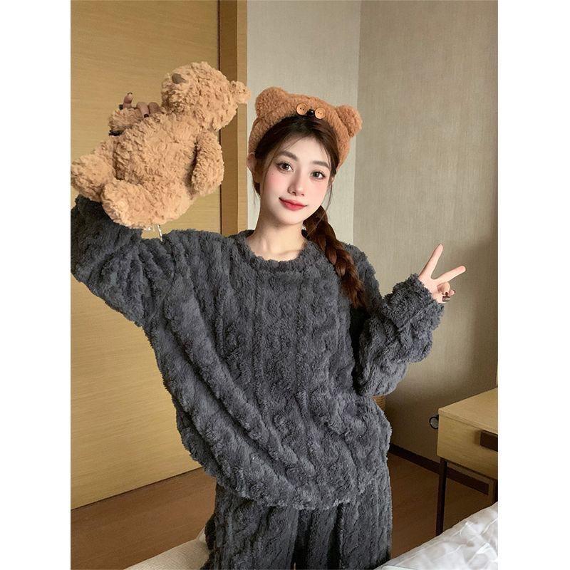 Jacquard Plush Coral Fleece Pajamas: Cozy Two-Piece Set for Autumn and Winter, Loose Fit for Couples