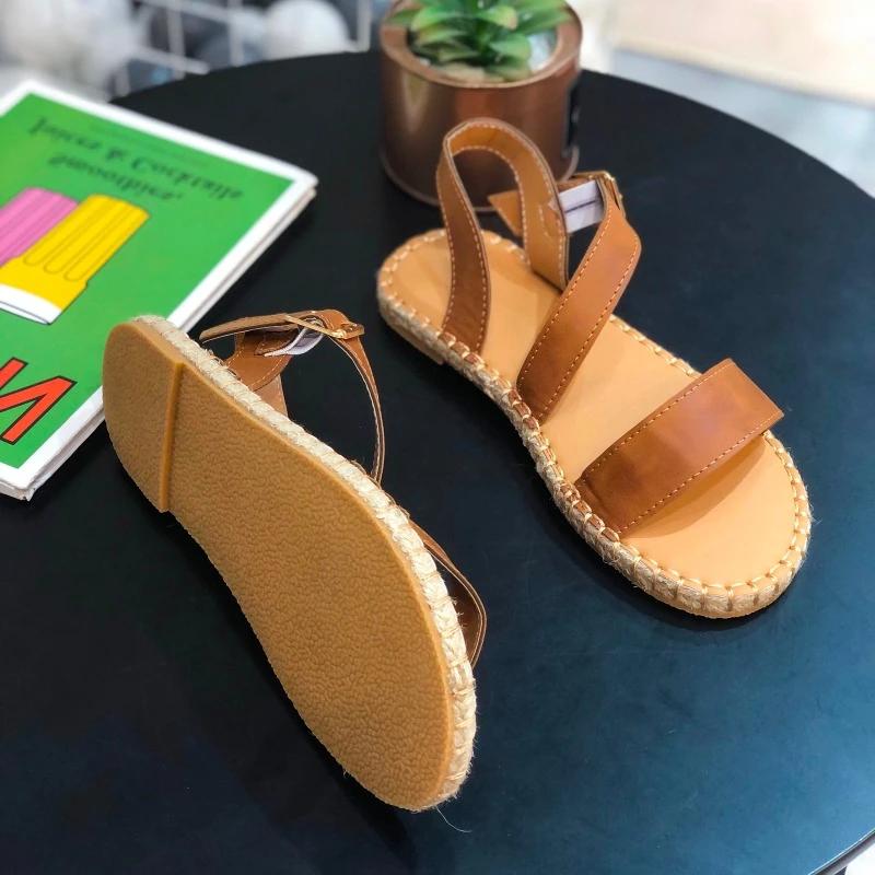 

модные сандалии со змеиным принтом женские 2024 новые сандалии на плоской подошве с ремешком на щиколотке с пряжкой удобная женская обувь модные повседневные сандалии с открытым носком 43 шоколадный